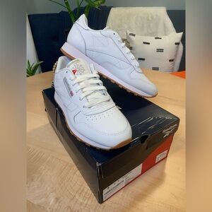 Women’s Classic leather white sneakers with gum soles size 8 and 9